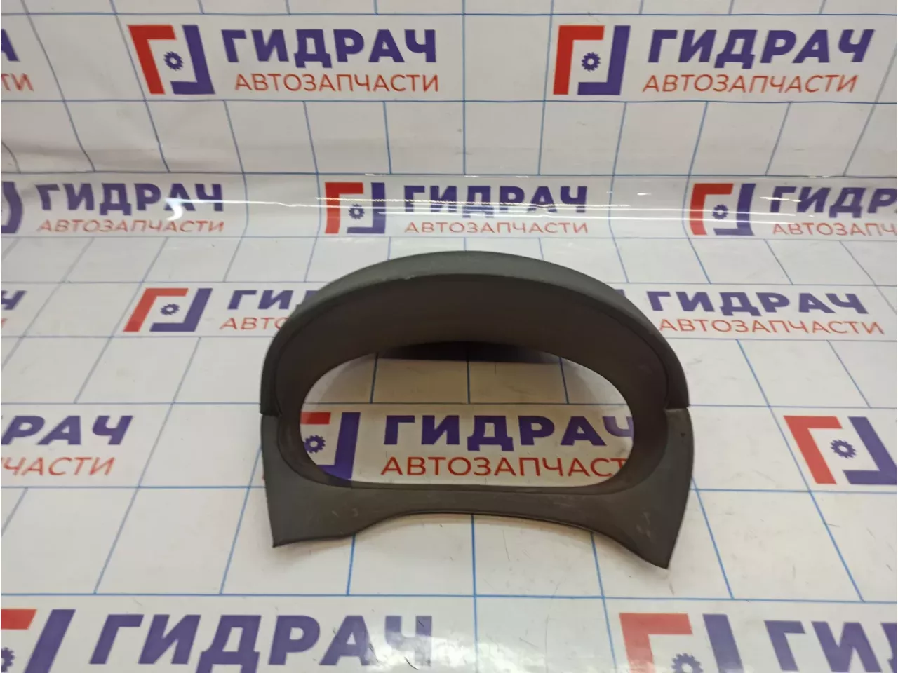 Накладка на панель приборов Renault Megane 3 681013435R. Царапины.